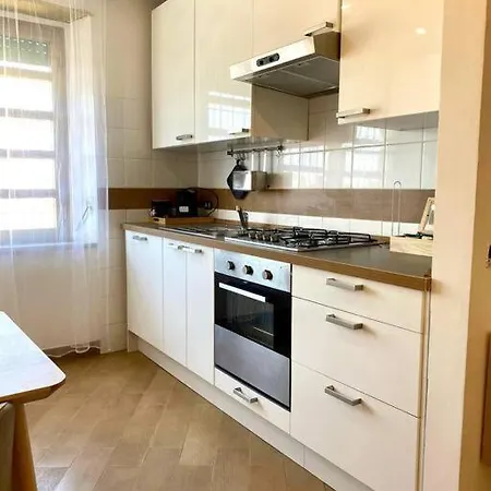 Al Mamalo Luxury Apartment *